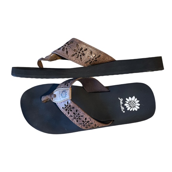 Yellow Box Flip Flops - Picture 2 of 3